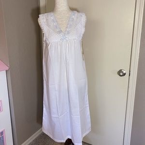 NWT Barbizon white midi batiste nightgown